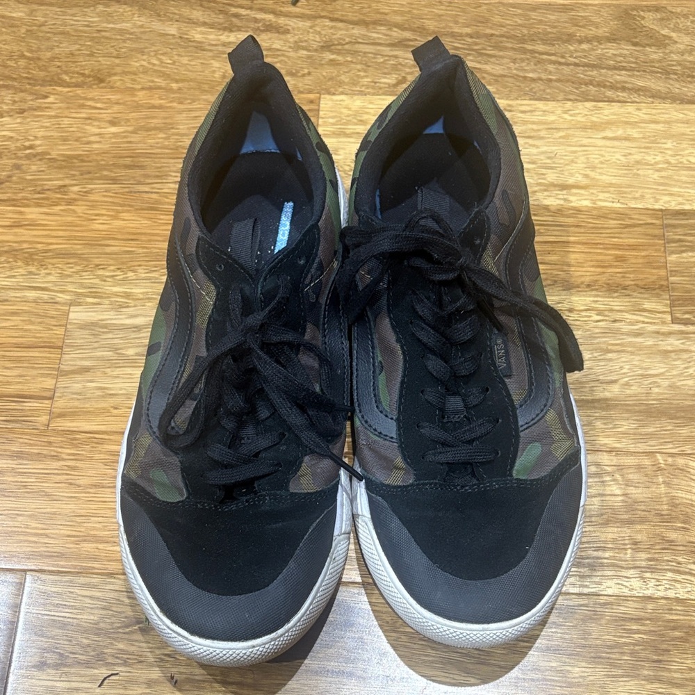 Men's Vans Camouflage Lace-Up Sneakers - Black & Camo